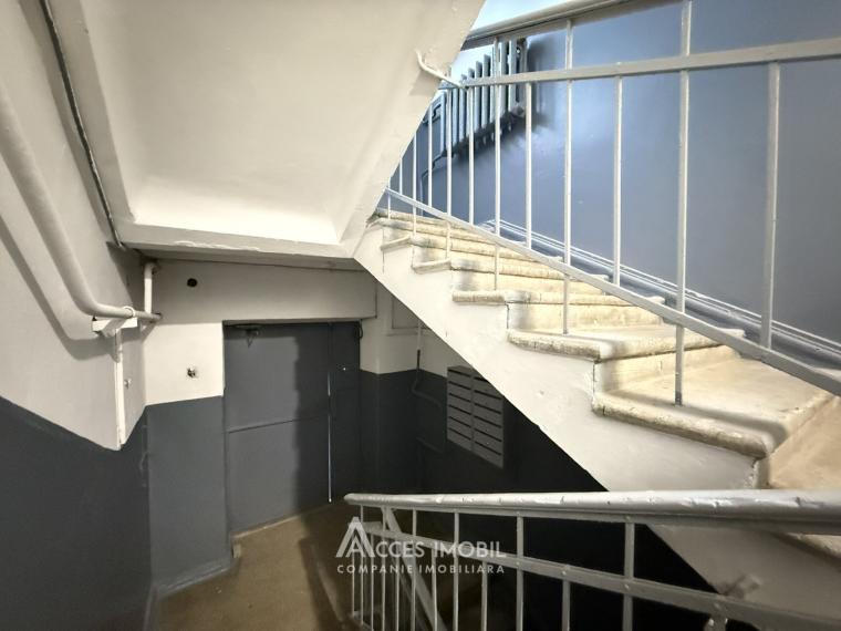 Râșcani, str. Dumitru Râșcanu, 1 cameră + living. Euroreparație! De mijloc!: 10