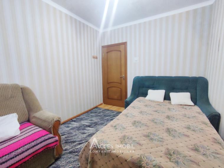 Dobrogea, Ion Creanga street, 3 rooms + living ! Euro repair! Series 143! + Garage!: 1