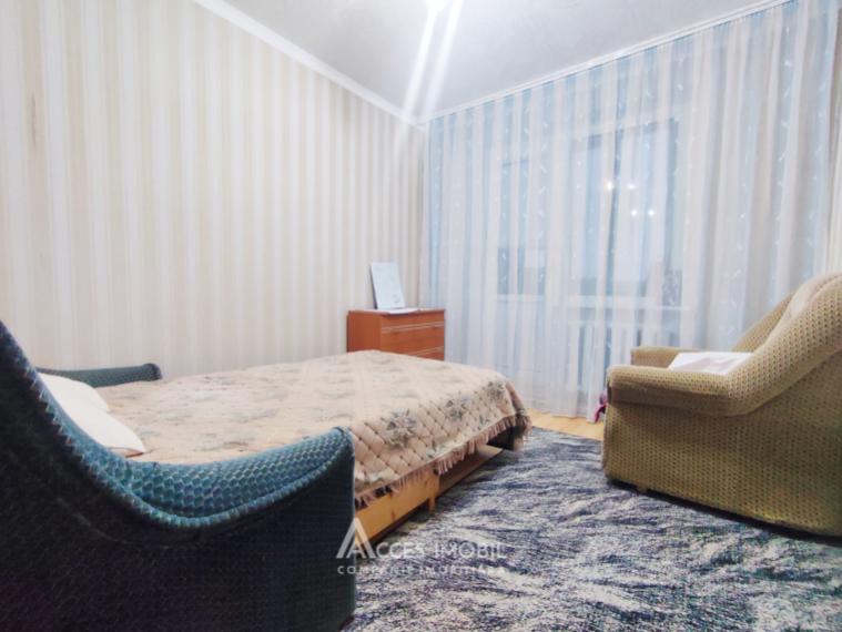 Dobrogea, Ion Creanga street, 3 rooms + living ! Euro repair! Series 143! + Garage!: 2