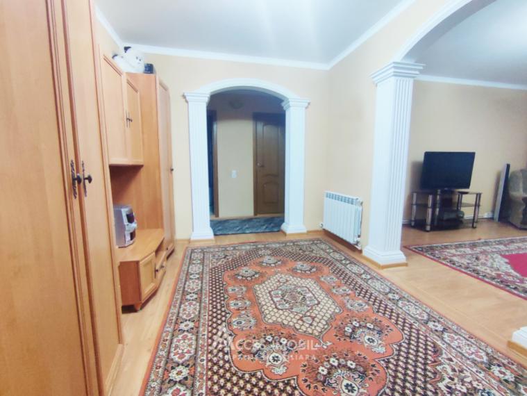 Dobrogea, Ion Creanga street, 3 rooms + living ! Euro repair! Series 143! + Garage!: 8