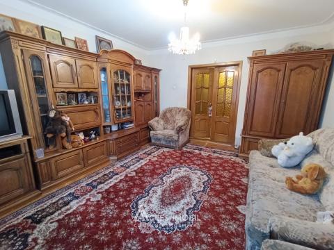 Buiucani, bd. Alba Iulia, 3 camere. Seria 143! De mijloc!: 5