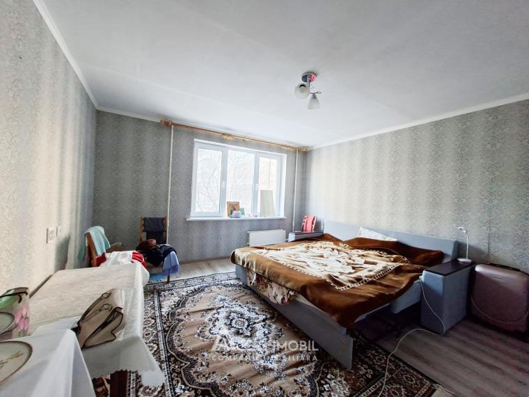 Râșcani, str. Florilor, 1 cameră. De mijloc!: 1