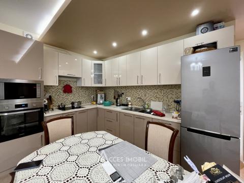 Penthouse în 2 niveluri! Centru, str. Petru Rareș, 2 camere + living!: 3