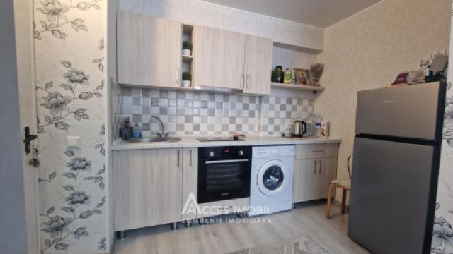 Botanica, str. Grenoble, o cameră. Euroreparație! De mijloc!: 2