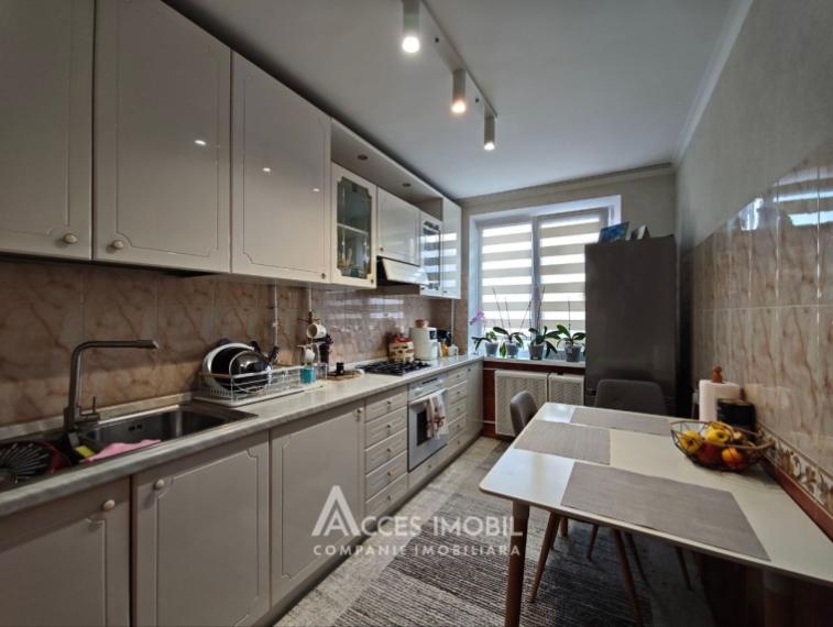 Sculeni, str. Calea Ieșilor, 3 camere. Seria 135!: 0