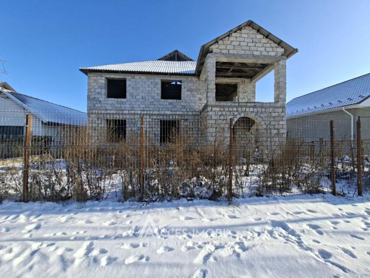 Casă în 2 niveluri! Ciorescu, str. Florilor , 179 + 6 ari! În construcție!: 0