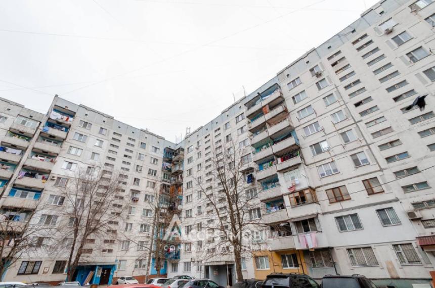 Botanica, str. Independenței, o cameră. Euroreparație! De mijloc!: 6