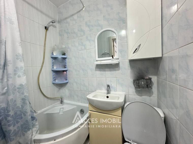 str-la. Studenților, Poșta Veche, 1 cameră. Euroreparație! De mijloc!: 3