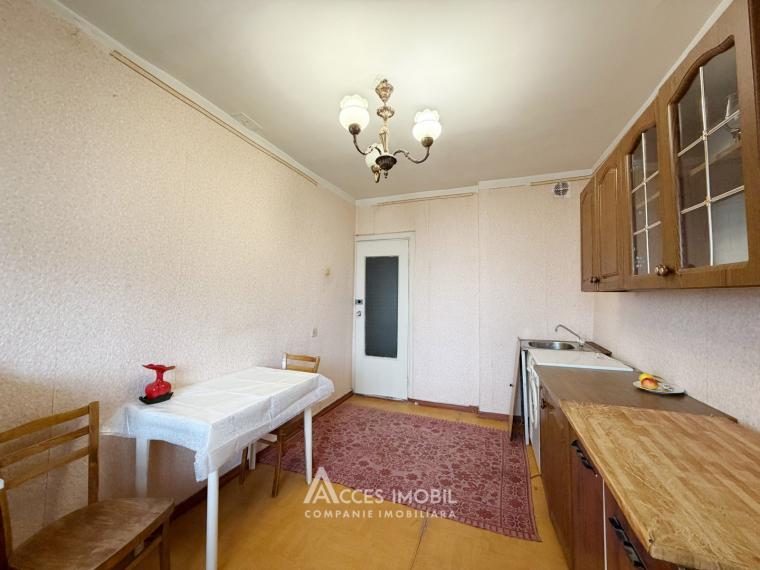 Poșta Veche, str. Socoleni, 1 cameră. De mijloc!: 1