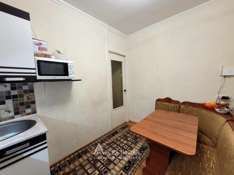 Botanica, bd. Dacia, 1 cameră! De mijloc!: 4