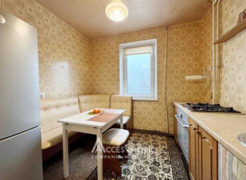 Ciocana, bd. Mircea Cel Bătrân, 2 camere. Localizare de Mijloc!: 4