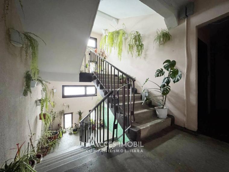 Ciocana, bd. Mircea Cel Bătrân, 2 camere. Localizare de Mijloc!: 11