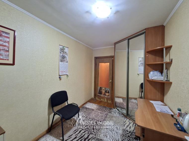 Botanica, I. V. Viteazul street, 3 rooms.: 1