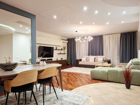 Riscani, Miron Costin street, 3 rooms + living. Euro Repair! Authonomus!: 3