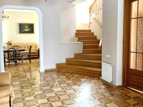 Chirie! Casă în 3 nivele! Telecentru, str. Mihail Berezovschi, 5 camere + living. Euroreparație!: 3