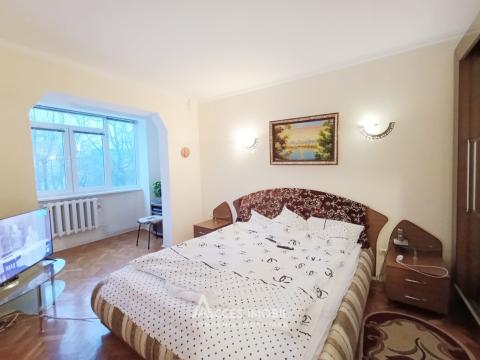 Buiucani, str. Onisifor Ghibu, 3 camere.: 1