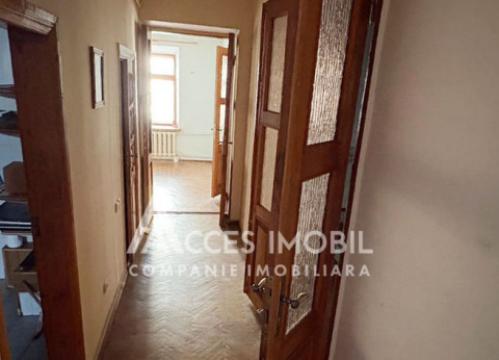 Centru, str. M. Kogălniceanu, 3 camere. De mijloc!: 10