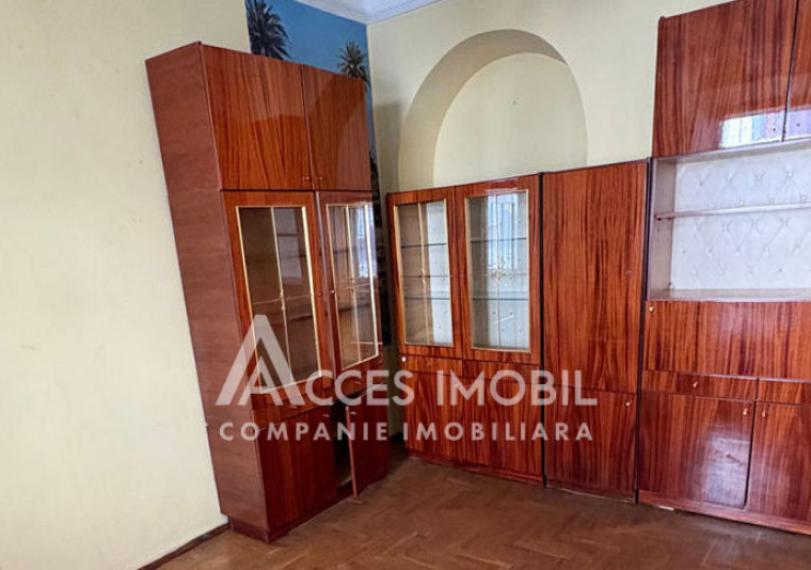 Centru, str. M. Kogălniceanu, 3 camere. De mijloc!: 6