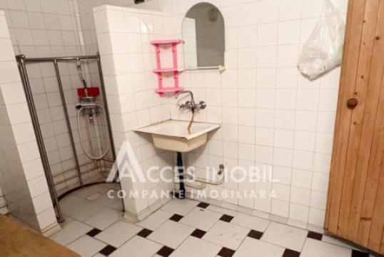 Centru, str. M. Kogălniceanu, 3 camere. De mijloc!: 14