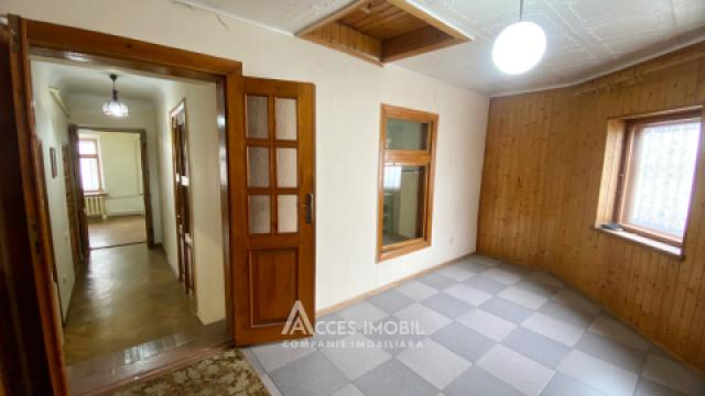 Centru, str. M. Kogălniceanu, 3 camere. De mijloc!: 2