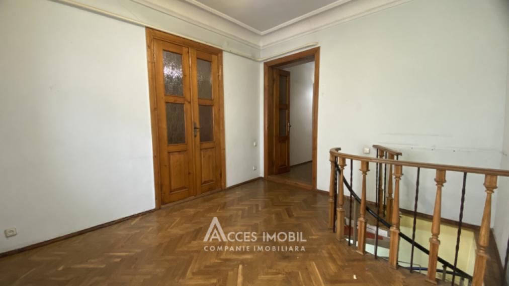 Centru, str. M. Kogălniceanu, 3 camere. De mijloc!: 8