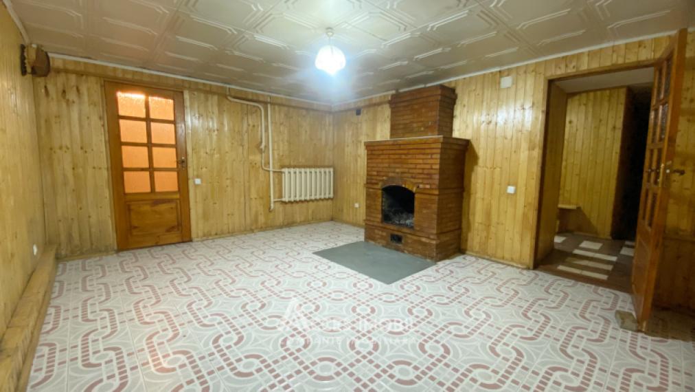 Centru, str. M. Kogălniceanu, 3 camere. De mijloc!: 15