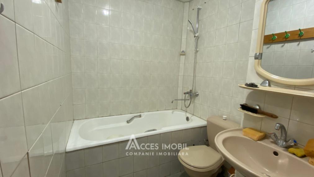 Centru, str. M. Kogălniceanu, 3 camere. De mijloc!: 20