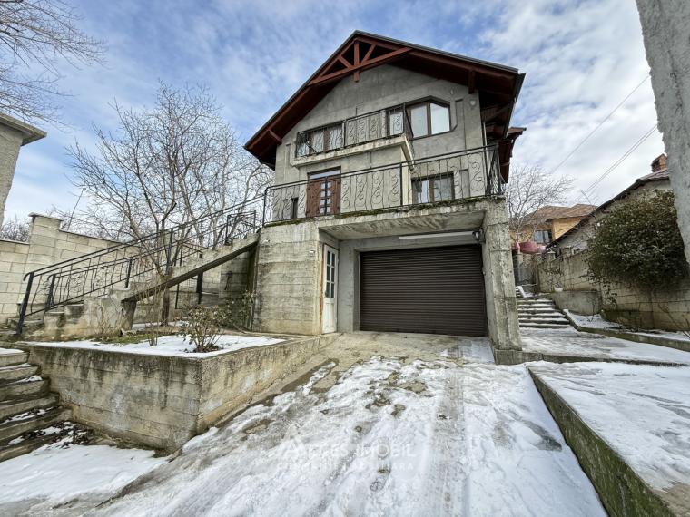 Casă în 2 niveluri! Ialoveni, str. Toma Ciorbă, 220m2 + 3 ari! Euroreparație!: 0