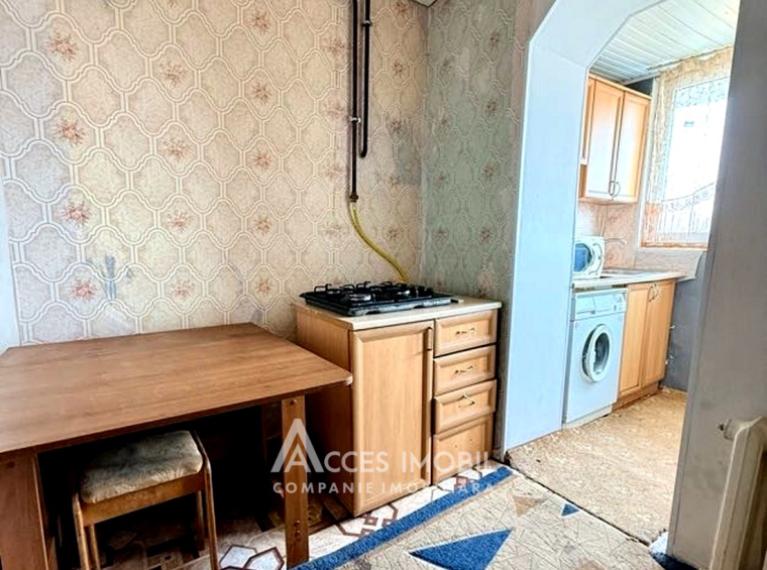 Botanica, N. Titulescu street, room!: 2