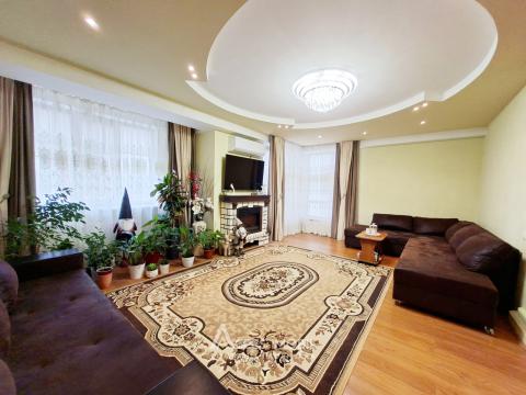 Bloc Nou! Botanica, str. Grenoble, 2 camere + living! Euroreparație!: 1