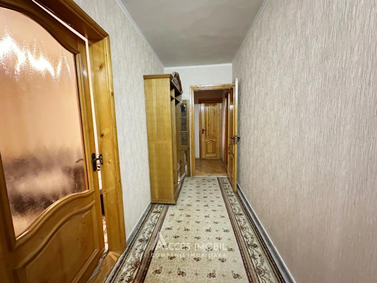 Botanica, bd. Traian, 3 camere!: 8