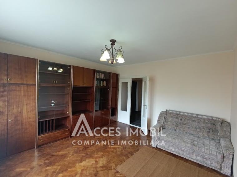 Centru, bd. Ștefan cel Mare, 2 camere. De mijloc!: 2