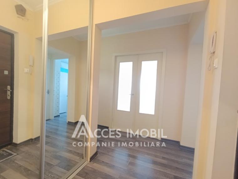 Centru, bd. Ștefan cel Mare, 2 camere. De mijloc!: 9