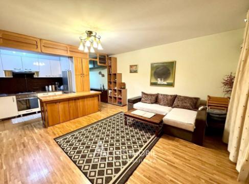 Chirie! Bloc Nou! str. București, Centru, 2 camere + living! Euroreparație!: 1