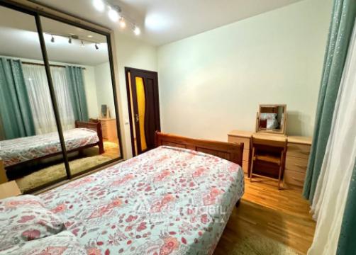 Chirie! Bloc Nou! str. București, Centru, 2 camere + living! Euroreparație!: 9