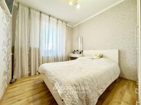 Ciocana, bd. Mircea Cel Bătrân, 3 camere. De mijloc! Euroreparație!: 2