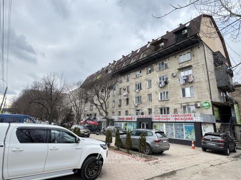 Center, Al. Puskin avenue, 1 room + living. Middle position!: 10