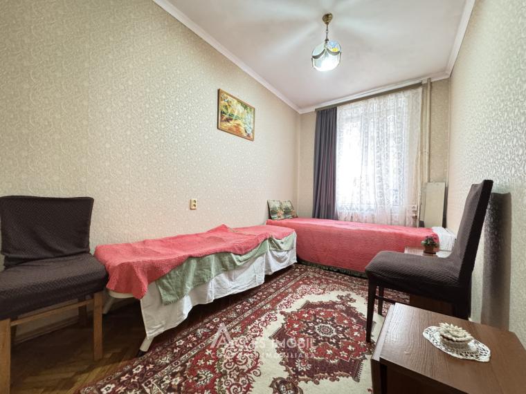 Botanica, str. Nicolae Titulescu, 2 camere + living!: 2