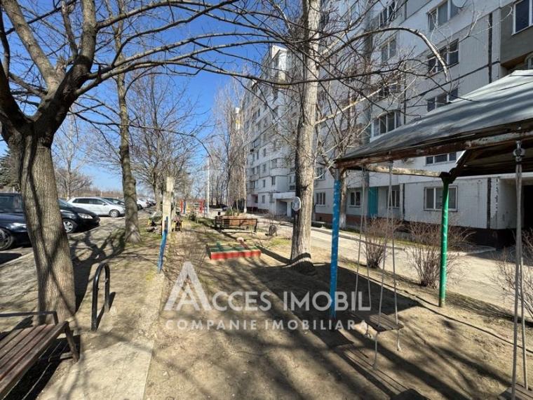 Dobrogea, str. Luceafărul, 2 camere. Seria 143! De mijloc!: 14