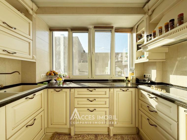 Ciocana, bd. Mircea Cel Bătrân, 4 camere. Localizare de Mijloc! Euroreparație!: 4