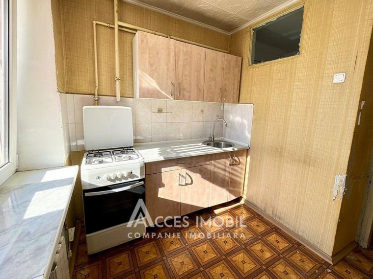 Sculeni, str. Calea Ieșilor, 3 camere + living!: 6