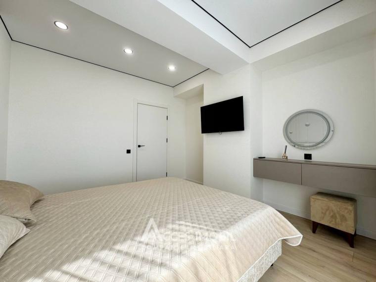 Dansicons! str. N. M. Spătaru, Ciocana, 1 cameră + living. Euroreparație!: 2