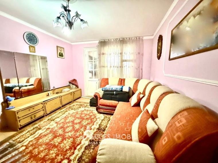 Strășeni, str. Ștefan cel Mare, 3 camere + living!: 3