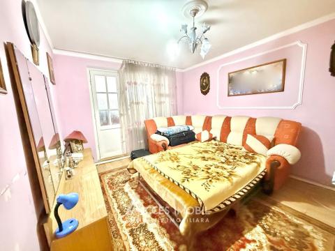 Strășeni, str. Ștefan cel Mare, 3 camere + living!: 4