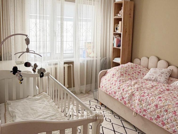 Centru, str. Albișoara, 3 camere. Seria 143! Euroreparație!: 3