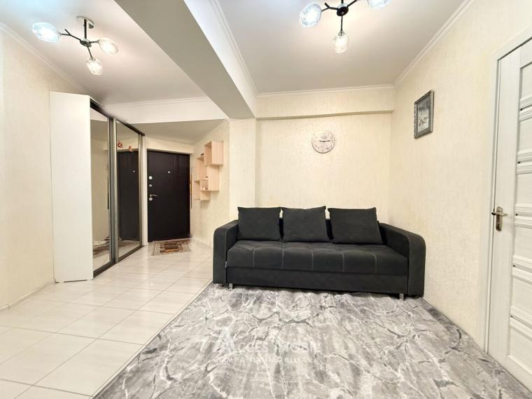 New Block! Rascani, Pietrariei street, 2 rooms + living. Euro Repair!: 0