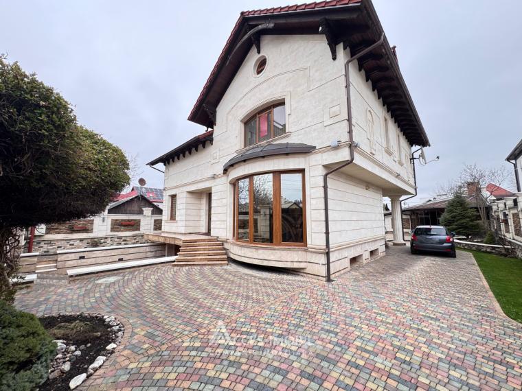 Casă în 3 niveluri! Buiucani, str. Paris, 390m2 + 6 ari. Reparație Premium!: 0