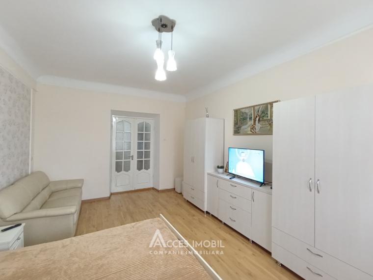 Center, Iurie Gagarin avenue, 2 rooms + living! Middle position!: 3