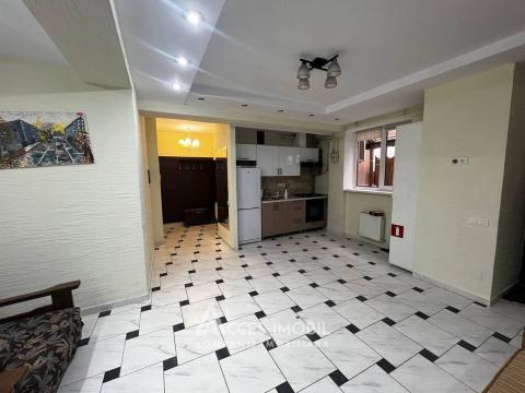 : Centru,str. București