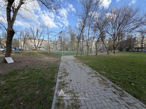 Botanica, N. Zelinschi street/bd. Decebal, 2 room! Middle position! Euro repair!: 22